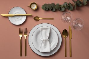 Read more about the article What do your table manners reveal about you?