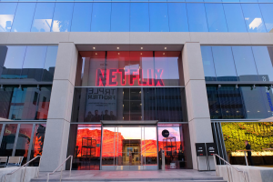Read more about the article Netflix to co-produce with Broadway