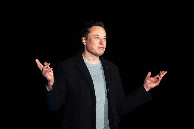 Elon-Musk-Has-Alot-On-His-Plate-Business-1238366977