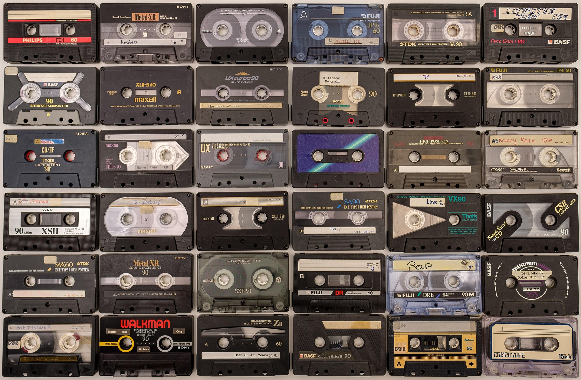 cassettes-5148602_1920