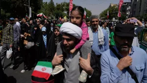 Read more about the article While Leaders Meet, Iranians Wait: Sanctions, Silence, and Survival