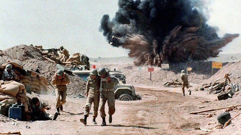 Iran-Iraq_War,_color_photos_–_Defapress_(05)_(cropped)